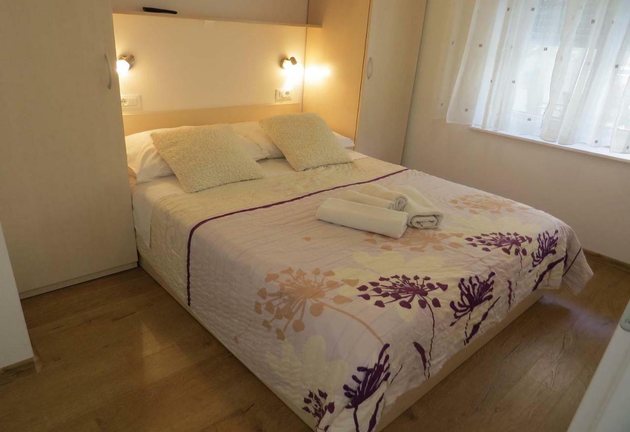 Apartman Jakir Baška Voda Exterior foto